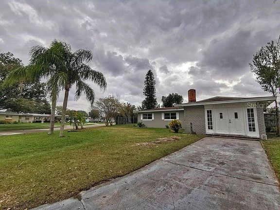 3rd image of 842 Silver Oak Ct #2