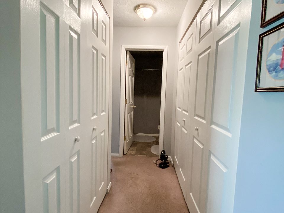 Maple Park 2 Bedroom Hallway