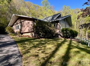 560 Winchester Creek Rd, Waynesville, NC 28786