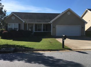 24 Landing Ln, Simpsonville, SC 29681