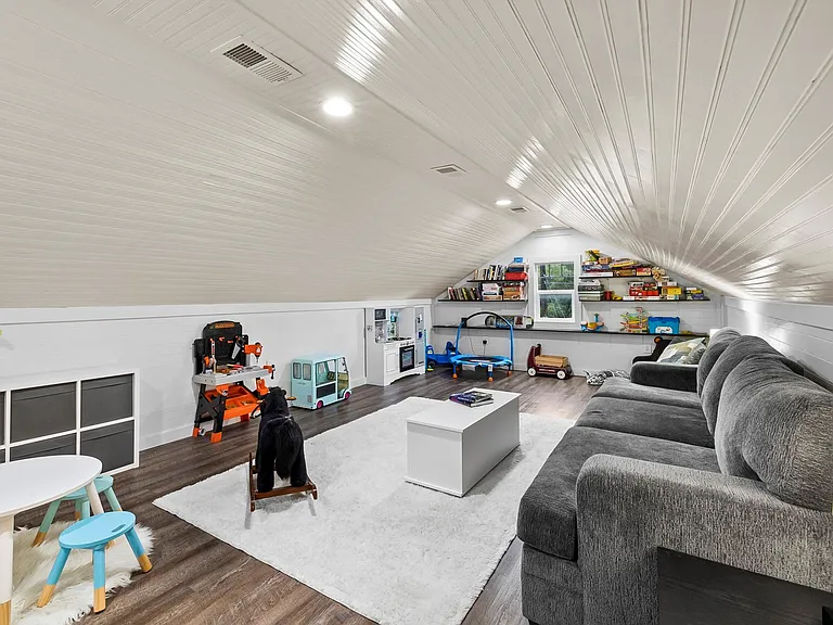 706 Stow Dr — Photo 32