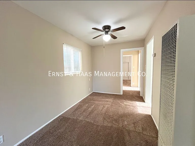 510 Roycroft Ave — Photo 3