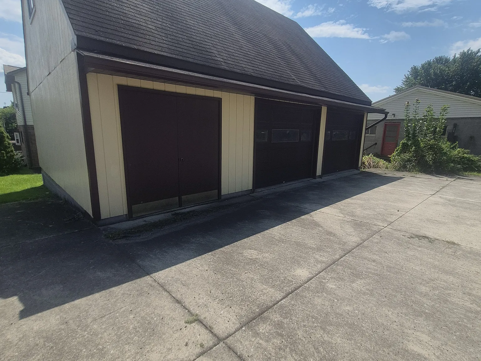 3 bed, $900 — Photo 2