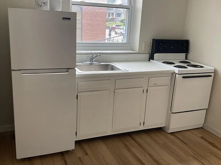 352 Freeport Rd #2 — Photo 1