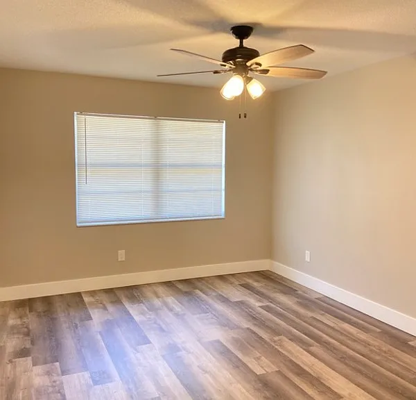 215 Cambridge Dr — Photo 14
