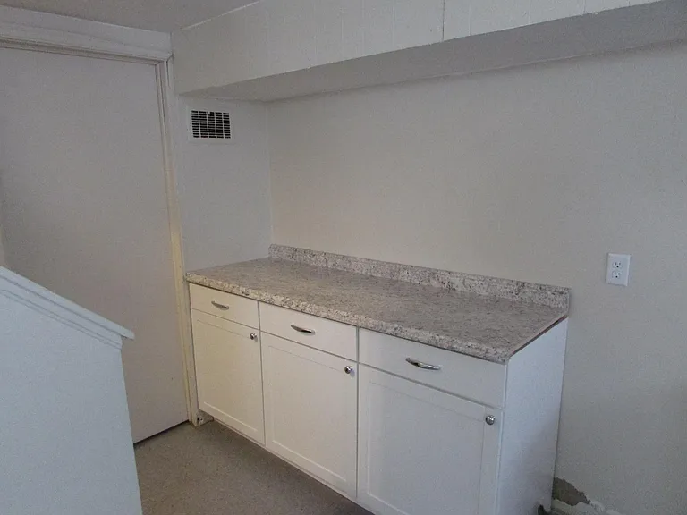 2276 Hiawatha Park Dr — Photo 18