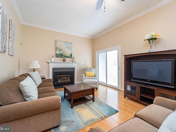 5th image of 821 Blake Dr