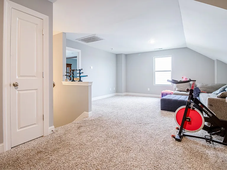 628 Bella Ct — Photo 36