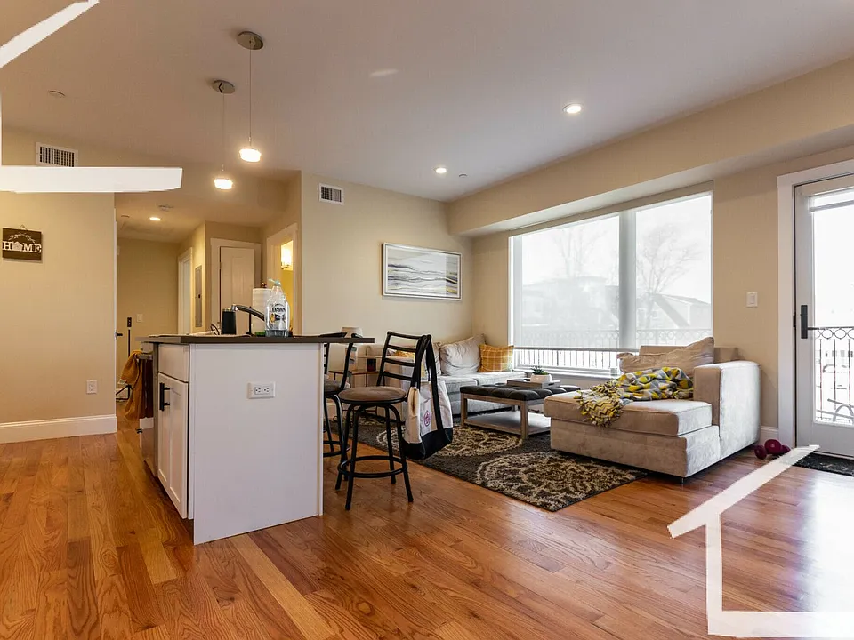 16 Glencoe St #2
