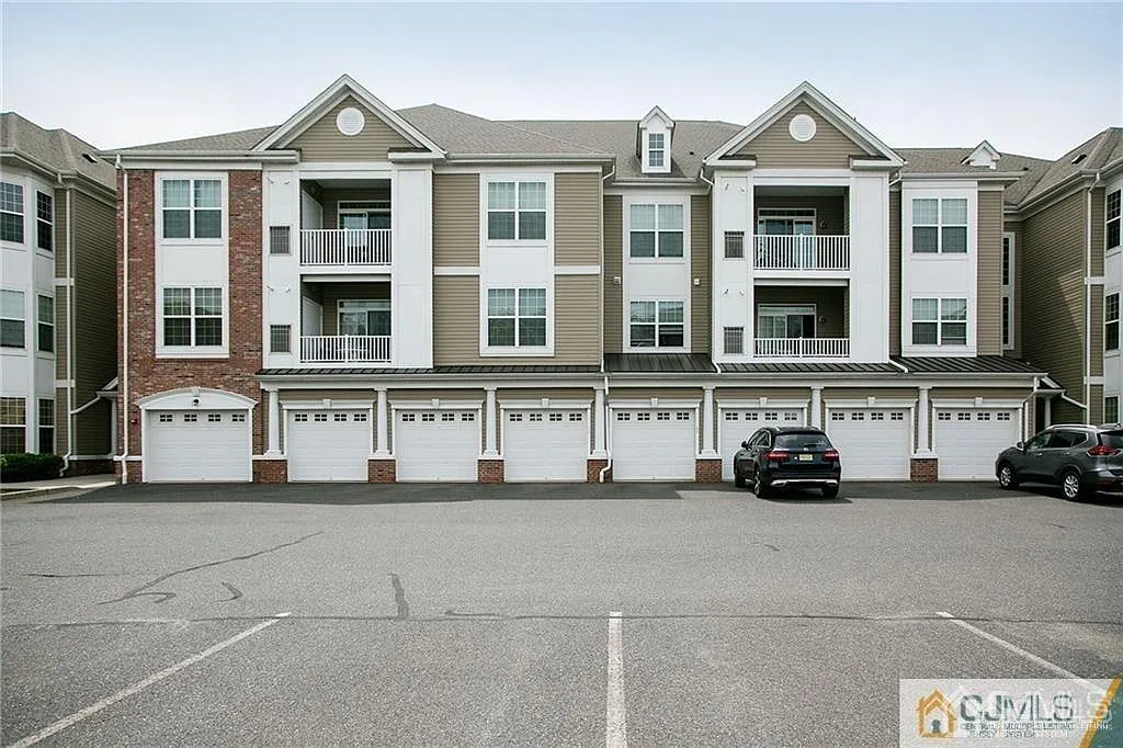 3 bed, 2.0 bath, 1653 sqft, $3,100 — Photo 1