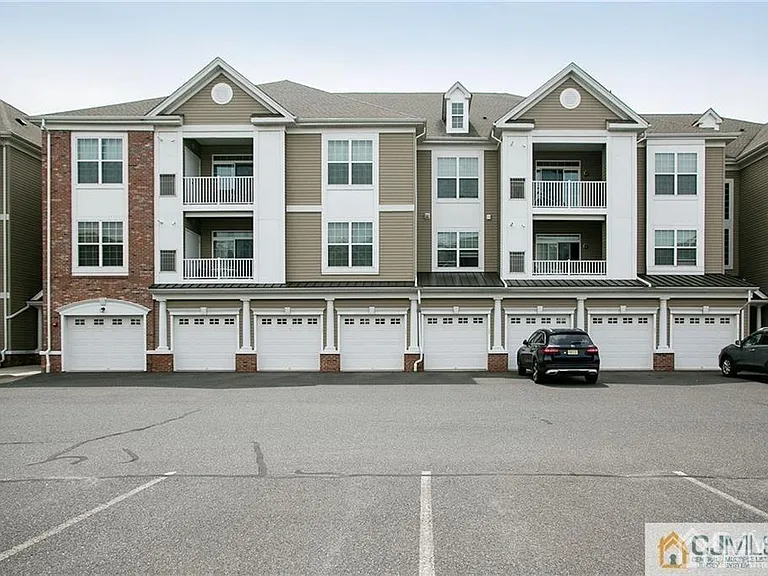2224 Edward Stec Blvd — Photo 1