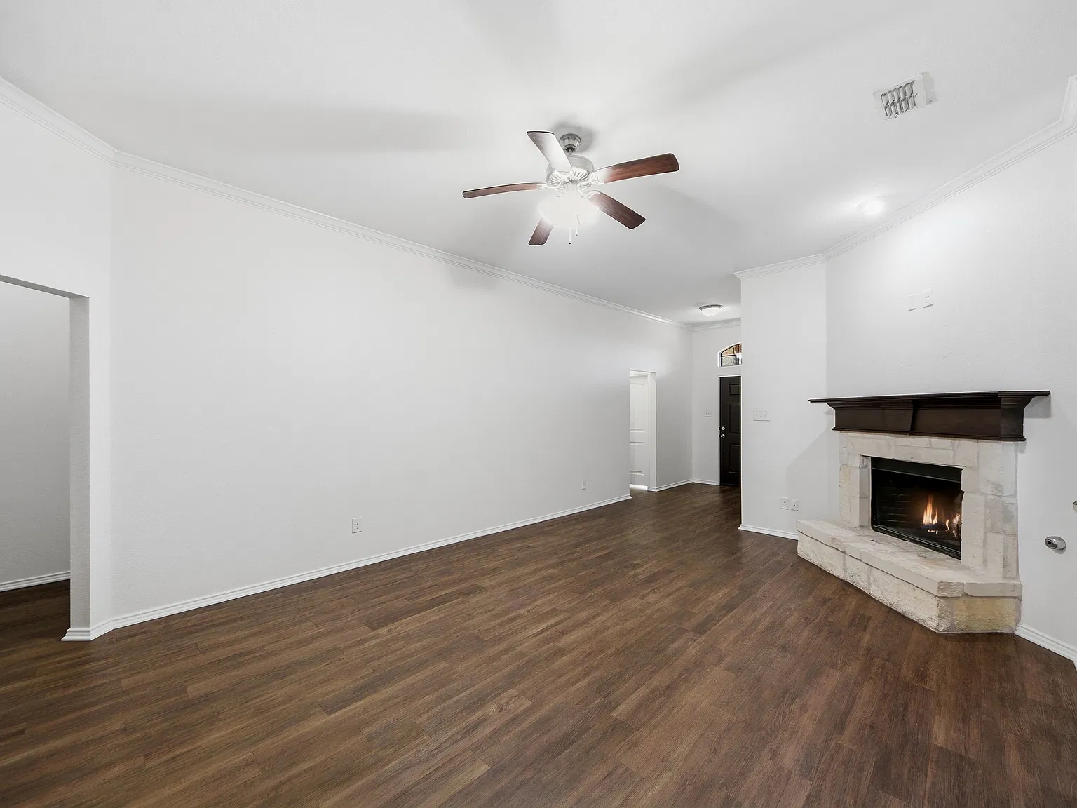4 bed, 1617 sqft, $2,195 — Photo 4