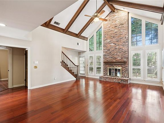 4th image of 60 Yosemite Dr