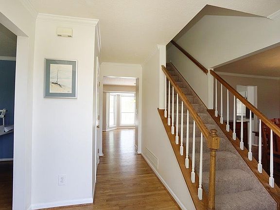 3rd image of 6290 Holloway Dr