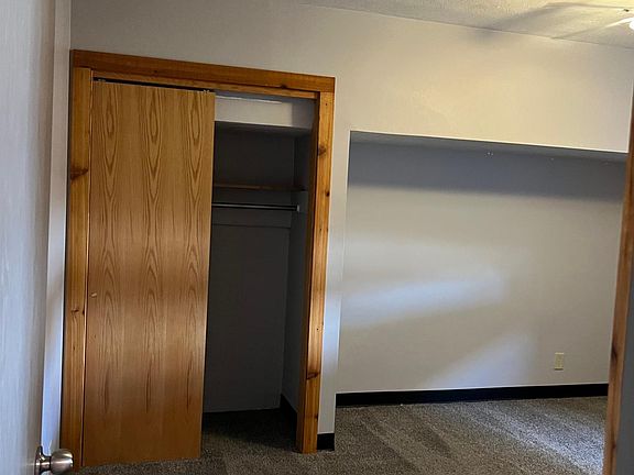 5th image of 1640 Holdrege St #105