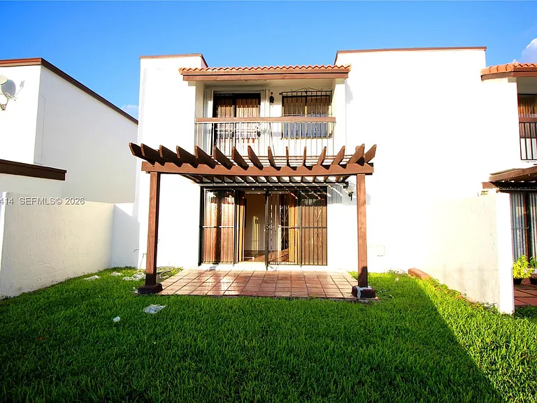 1221 SW 124th Ct #26 — Photo 3