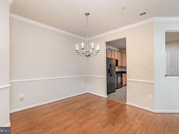 5th image of 637 Wallingford Rd Unit 102