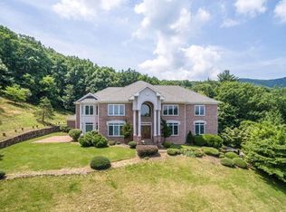 6811 Fairway Woods Ct, Roanoke, VA 24018
