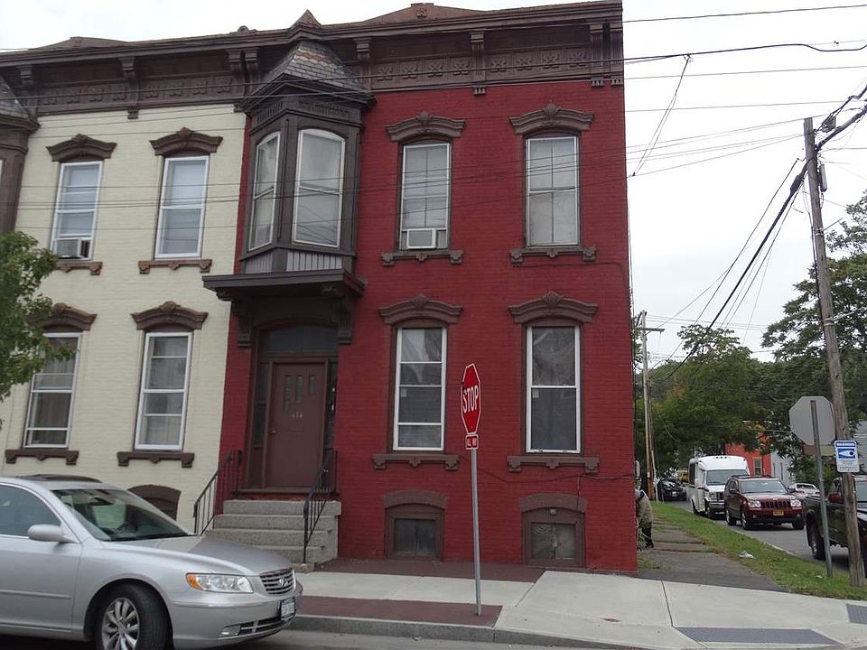 1st image of 414 1st St