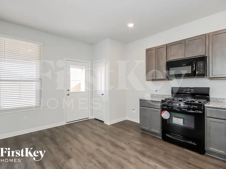 26207 Cooperstown Way — Photo 6