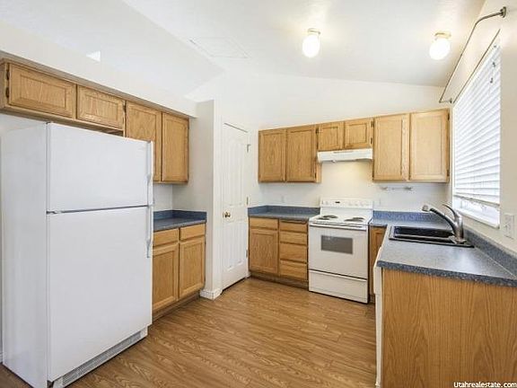 5th image of 3342 S Mindy Cir