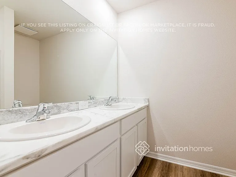 7924 Majestic Palms Ct — Photo 18