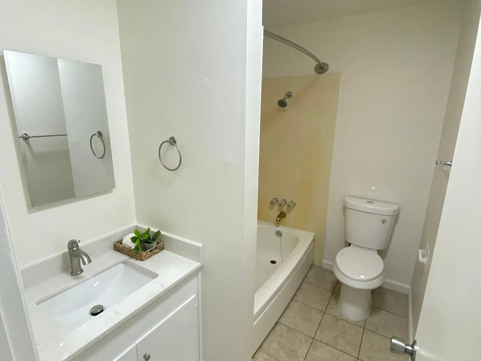 2 bed, 1120 sqft, $2,295 — Photo 4