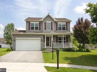 43 Oak Crest Ct, Hanover, PA 17331