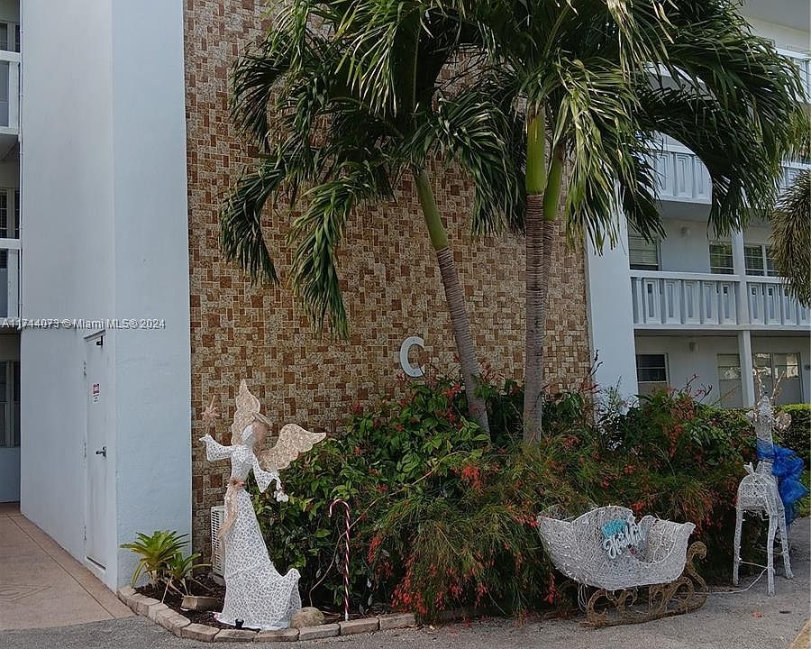 1st image of 3053 Cambridge Cir #C