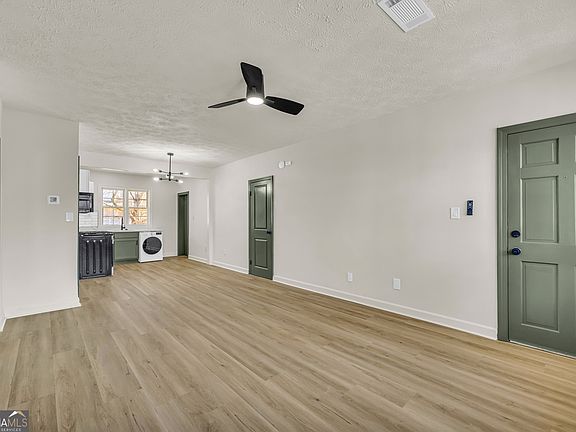 4th image of 935 Baxter St APT 3