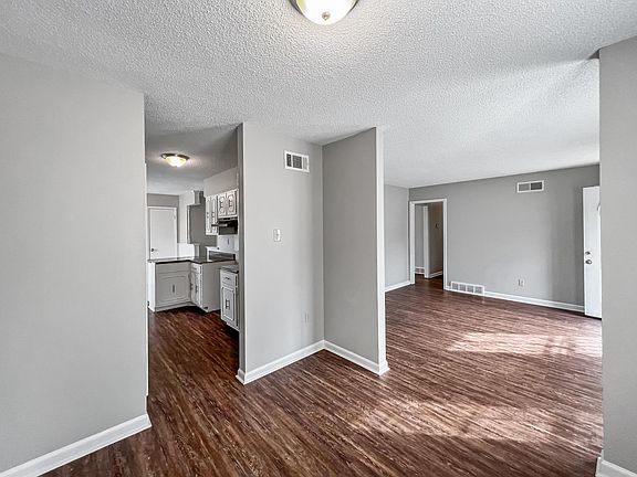 4th image of 6548 Oak Park Dr