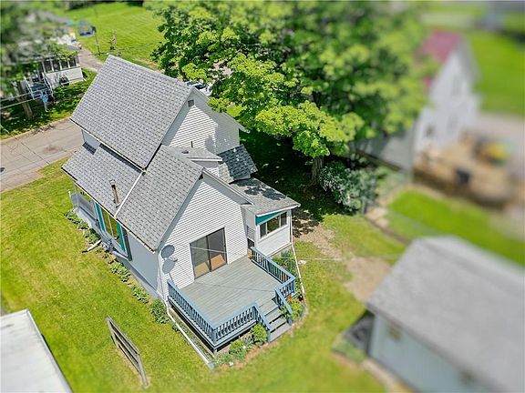 4th image of 10 Highland Ave