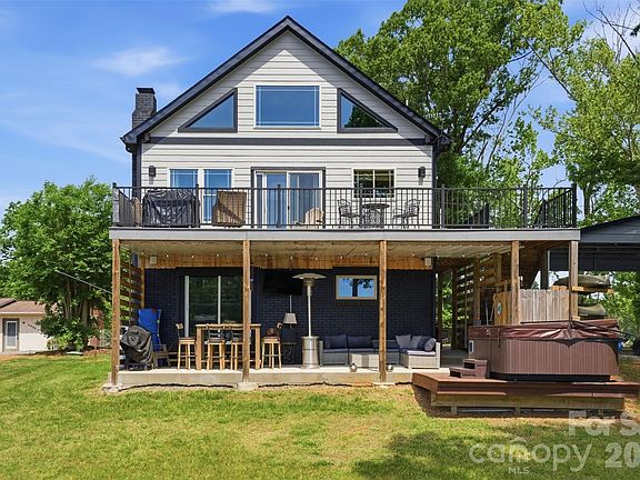 2nd image of 4473 Ridge St