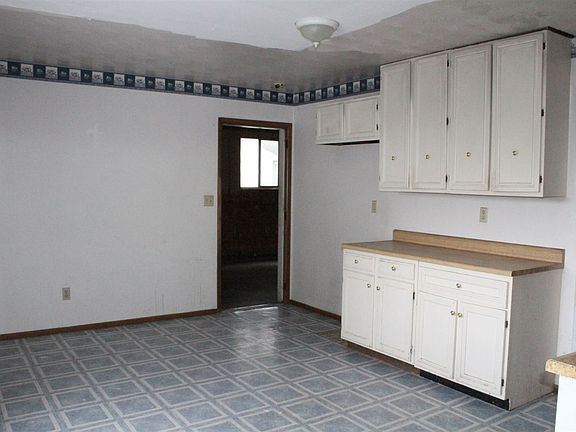 5th image of 40 S Kensington Ct