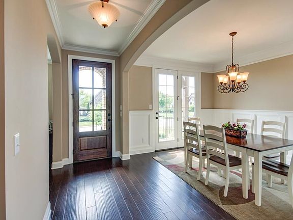 2nd image of 355 Crescent Moon Cir