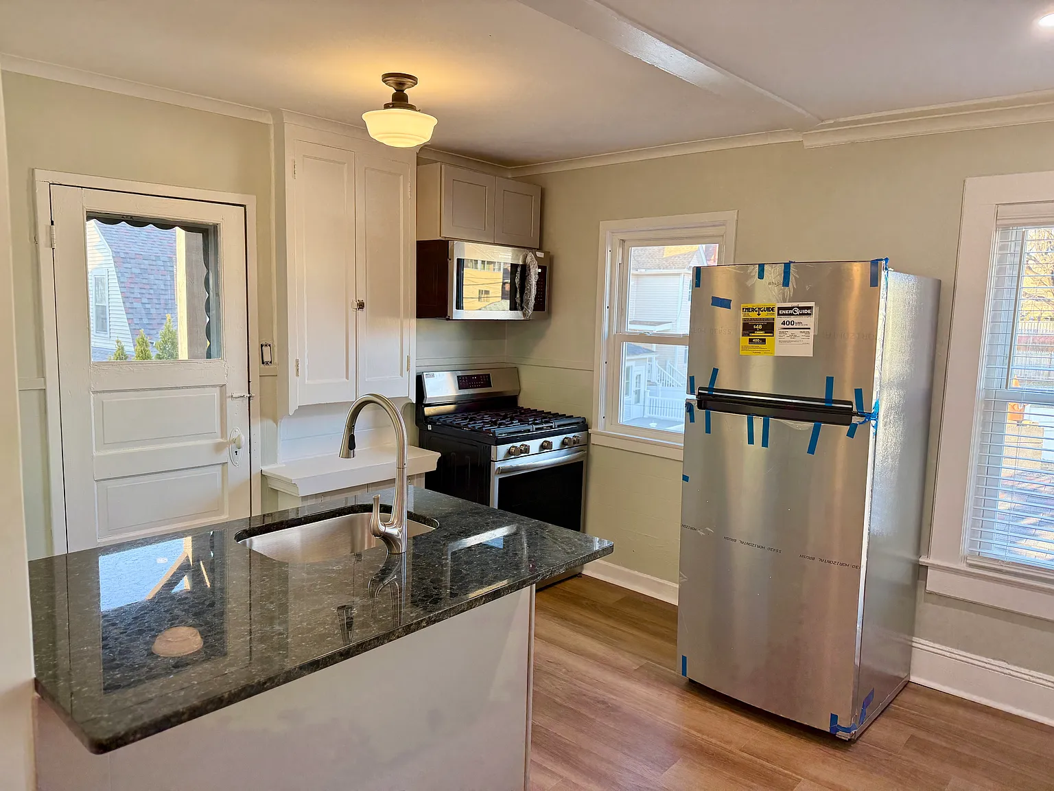 914 Buenzli Ct #2R photo 1