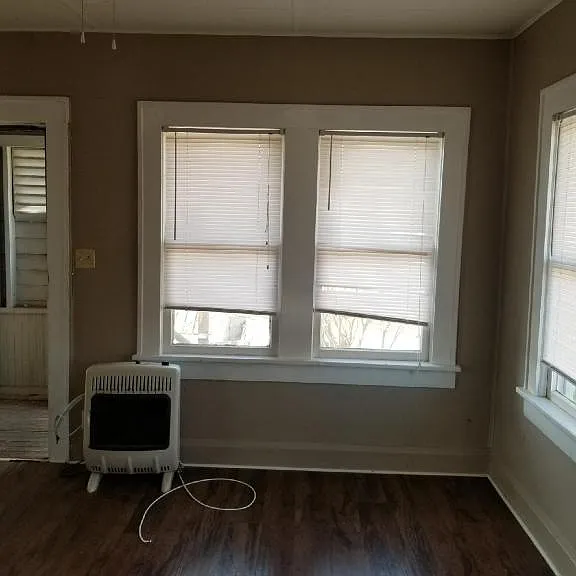 2147 Avenue E #C — Photo 3