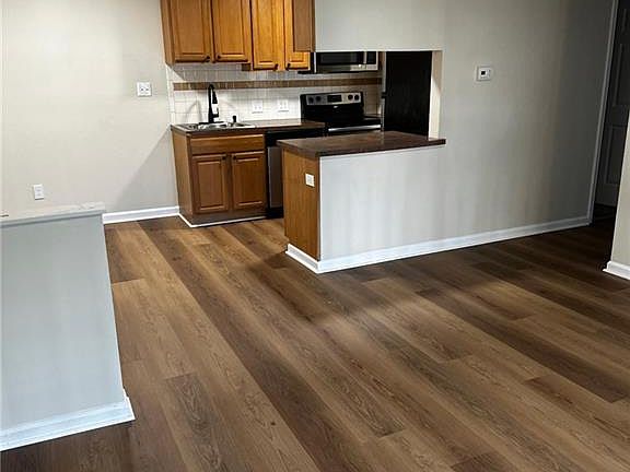5th image of 79 Wells Ct #2