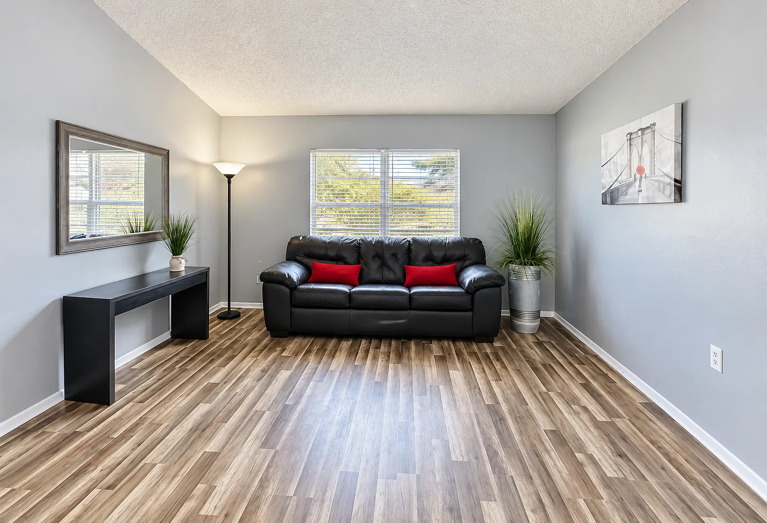 3 bed, 2042 sqft, $2,150 — Photo 4