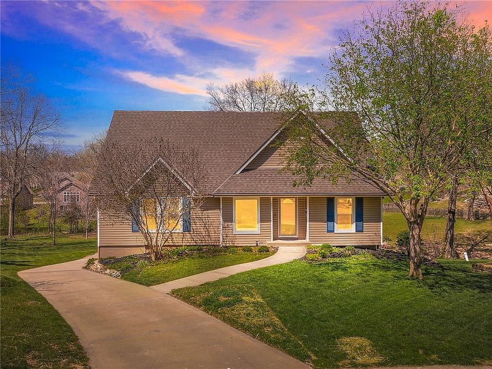 1st image of 2401 SW Stonecreek Ct