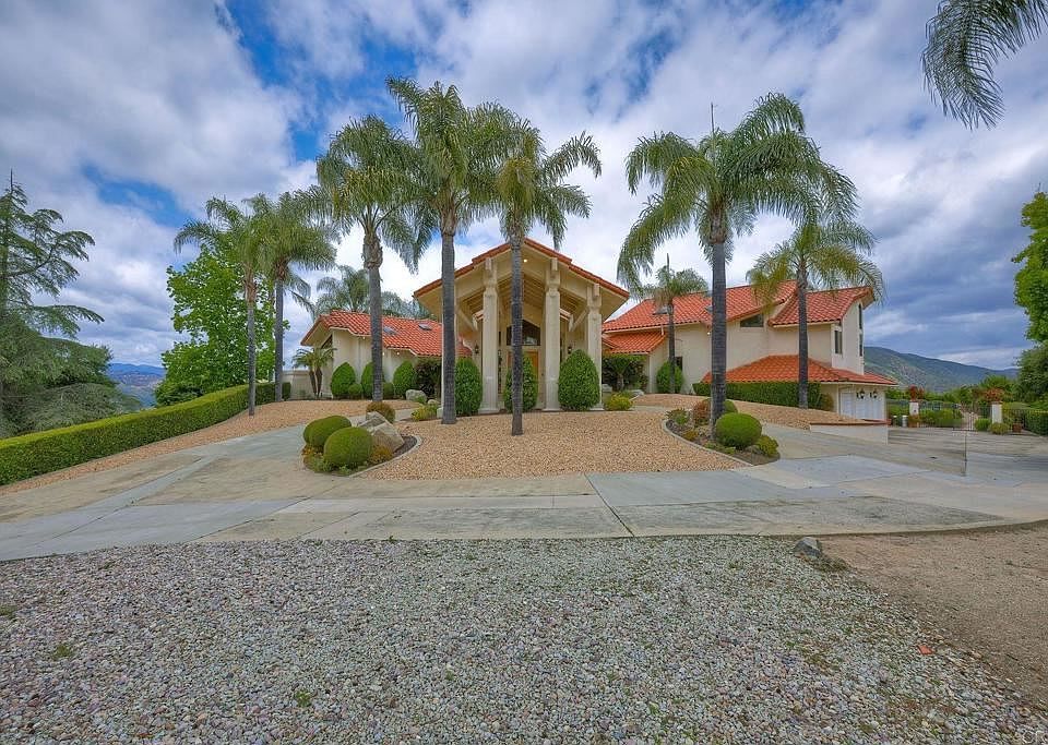 1st image of 1643 Macadamia Dr