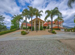 1643 Macadamia Dr, Fallbrook, CA 92028