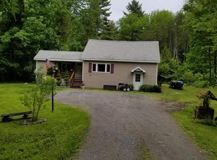 14 Middle Rd, Oakland, ME 04963