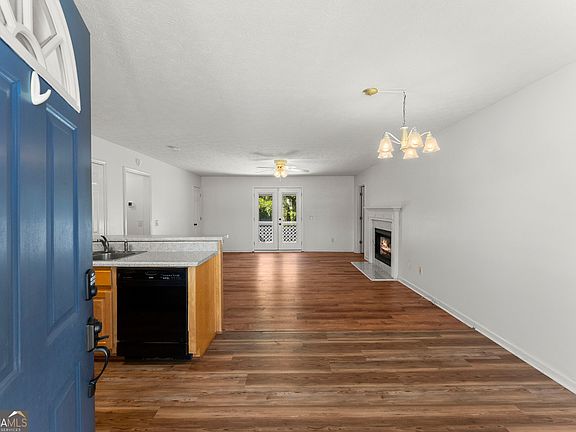 5th image of 313 Hawthorne Dr