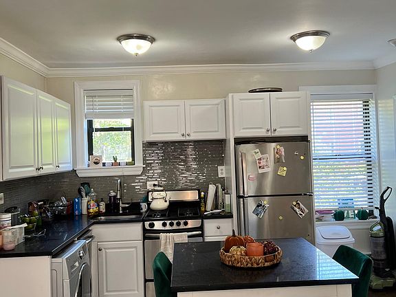 3rd image of 3839-41 N Greenview Ave #2