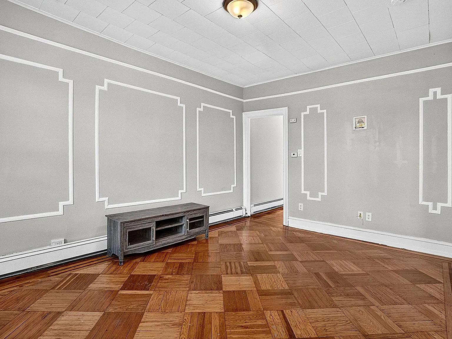 2 bed, 1.0 bath, 650 sqft, $3,500 — Photo 4