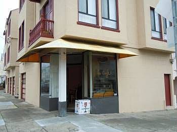 2nd image of 2960 Clement