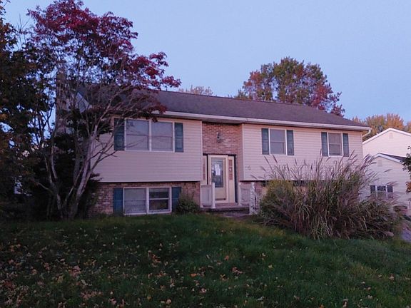 2nd image of 102 E Manor Dr