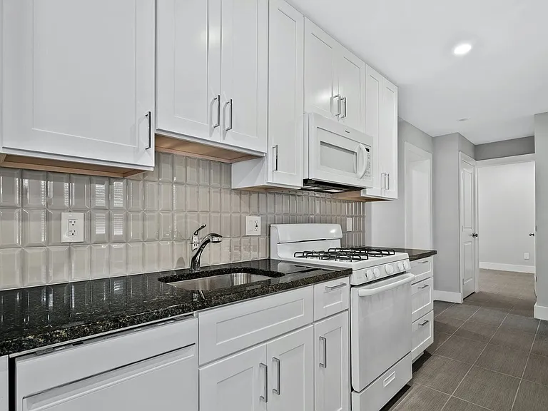 3323 13th St SE — Photo 5