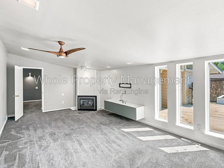 2300 S Newton St — Photo 10